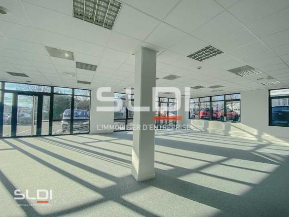 Commerces A LOUER - VILLEFRANCHE SUR SAONE - 673 m²
