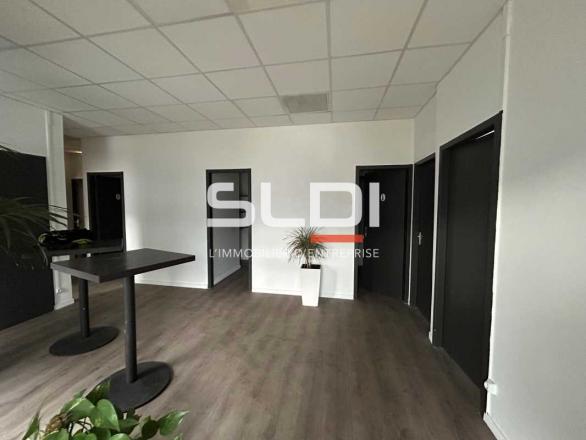 Activités A LOUER - BLYES - 1 267 m²
