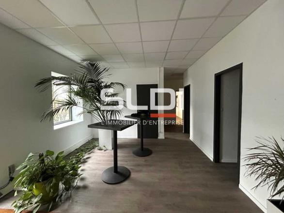 Activités A LOUER - BLYES - 1 267 m²