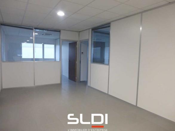 Bureaux A LOUER - SAINT PRIEST - 782 m²