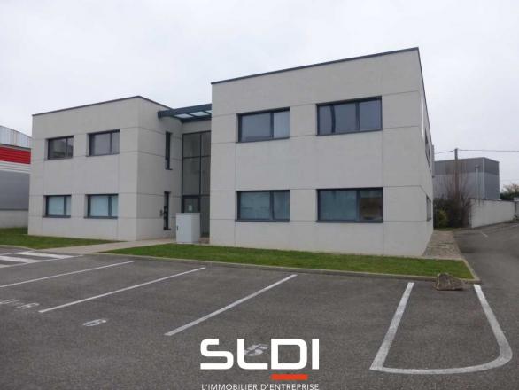 Bureaux A LOUER - SAINT PRIEST - 782 m²