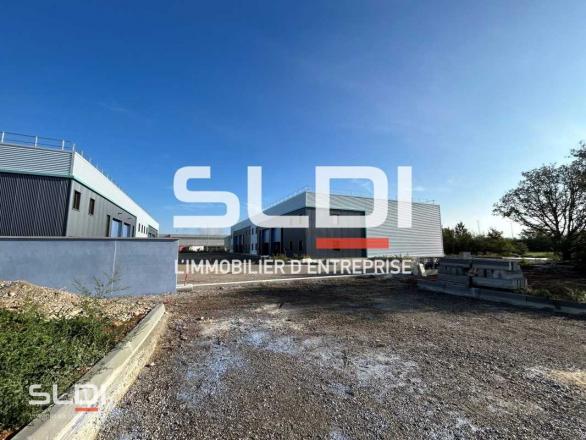 Activités A VENDRE OU A LOUER - SAINT VULBAS - 1 752 m²