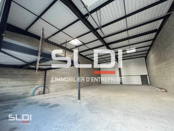 Activités A VENDRE OU A LOUER - SAINT VULBAS - 1 752 m²