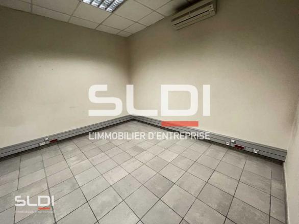 Bureaux A VENDRE OU A LOUER - OULLINS - 650 m²