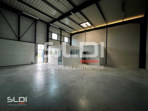 Entrepôts/Messagerie A LOUER - SAINT VULBAS - 141 m²