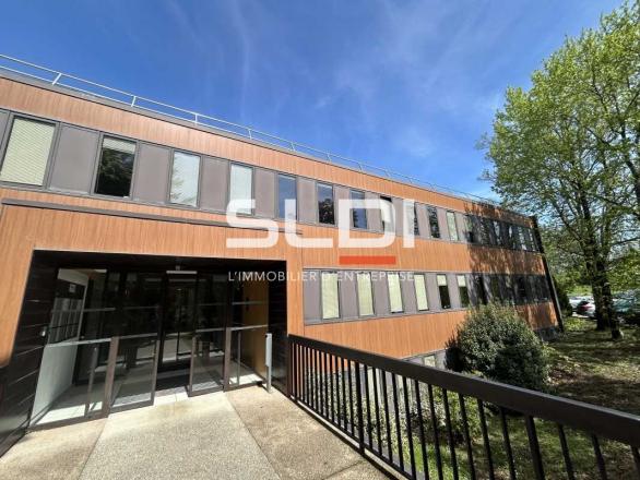 Bureaux A LOUER - DARDILLY - 409 m²