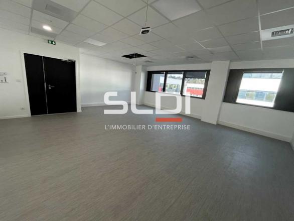 Bureaux A LOUER - DARDILLY - 165 m² Bureaux A LOUER - DARDILLY - 165 m²