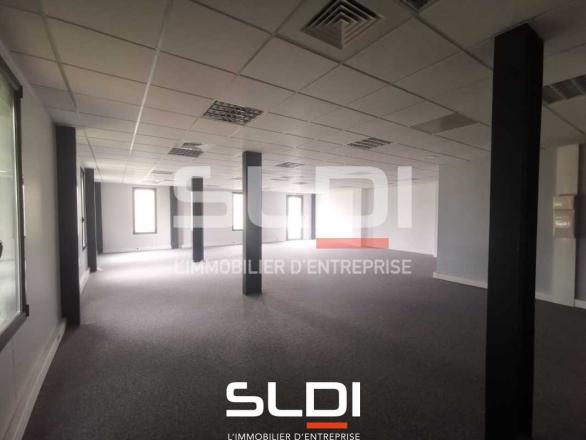 Bureaux A LOUER - VAULX MILIEU - 411 m²