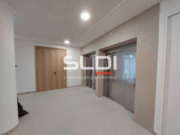 Bureaux A LOUER - GENAS - 4 187 m²