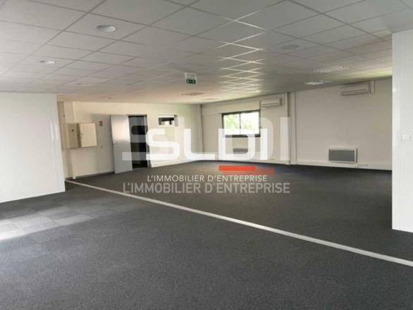 Bureaux A LOUER - VILLEURBANNE - 798 m²