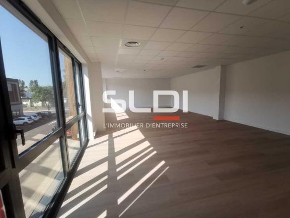 Activités A LOUER - SAINT QUENTIN FALLAVIER - 1 740 m²