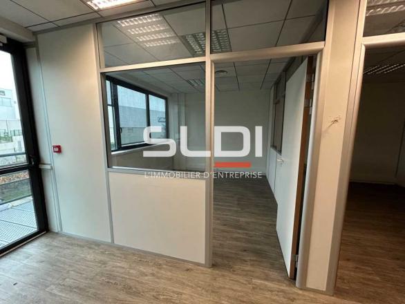 Bureaux A LOUER - CHAMPAGNE AU MONT D'OR - 482 m²