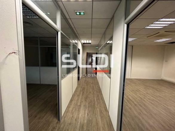 Bureaux A LOUER - CHAMPAGNE AU MONT D'OR - 482 m²