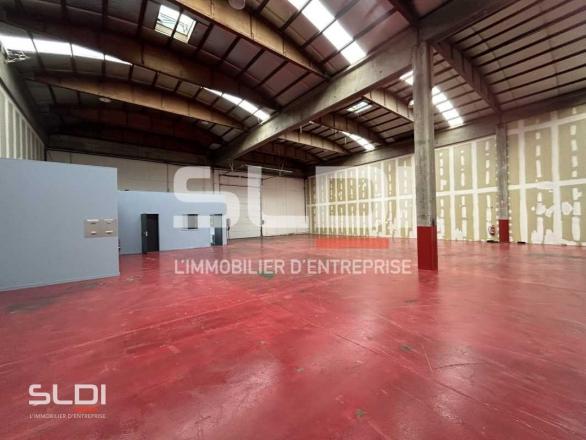 Activités A LOUER - SAINT PRIEST - 1 730 m²