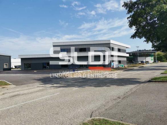 Commerces A LOUER - BOURGOIN JALLIEU - 594 m²