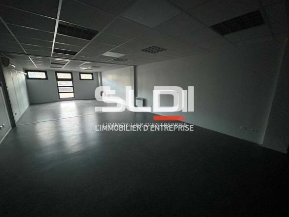 Bureaux A VENDRE OU A LOUER - GENAY - 822 m²