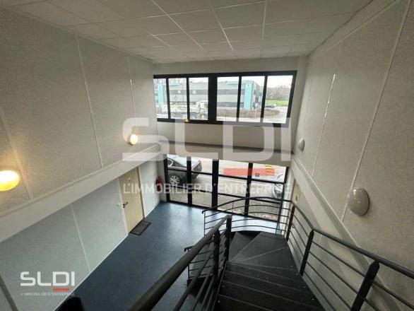 Bureaux A VENDRE OU A LOUER - GENAY - 822 m²
