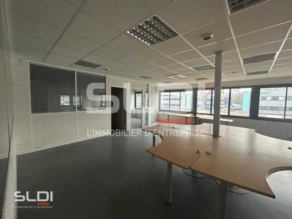 Bureaux A VENDRE OU A LOUER - GENAY - 822 m²