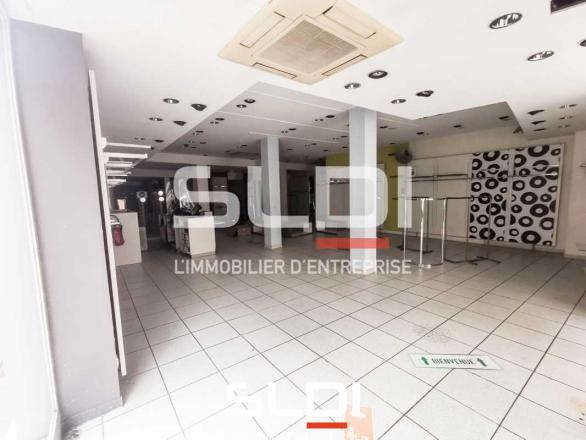 Commerces A LOUER - BOURGOIN JALLIEU - 515 m²