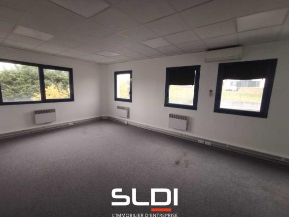 Bureaux A LOUER - SAINT QUENTIN FALLAVIER - 151 m²
