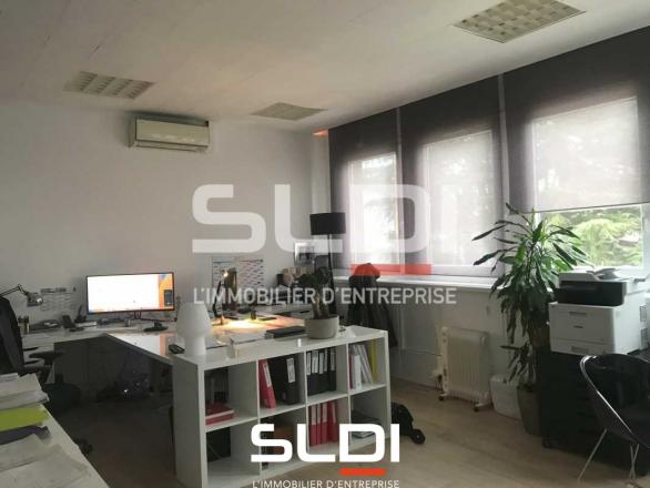 Bureaux A LOUER - DECINES CHARPIEU - 175 m²