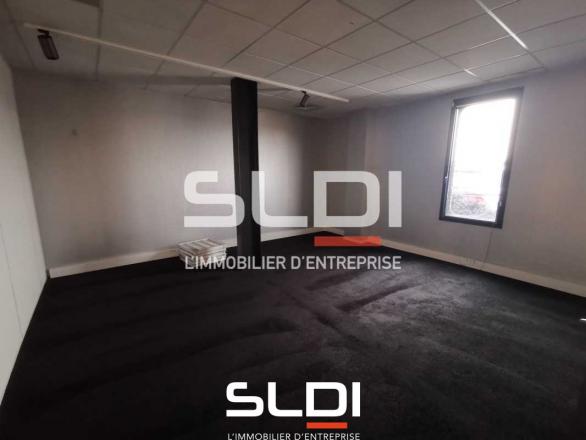 Bureaux A LOUER - VAULX MILIEU - 242 m²