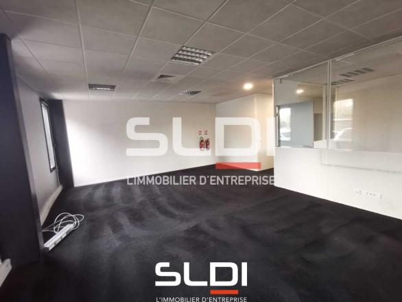 Bureaux A LOUER - VAULX MILIEU - 242 m²