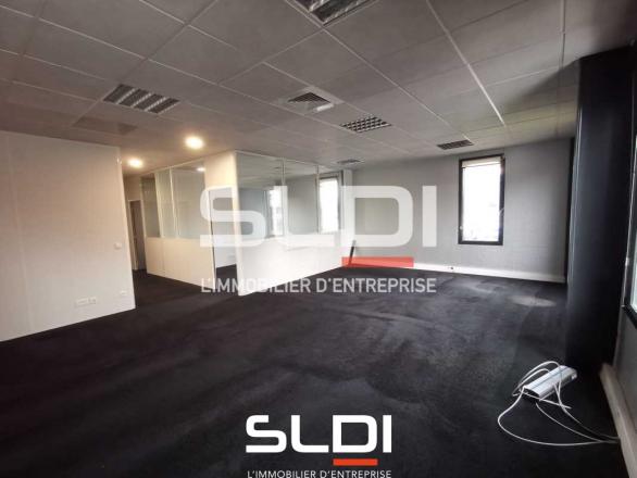 Bureaux A LOUER - VAULX MILIEU - 242 m²