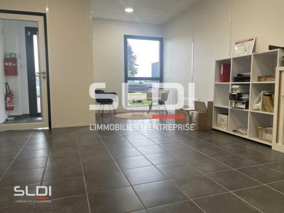 Activités A LOUER - SAINT PRIEST - 1 118 m²