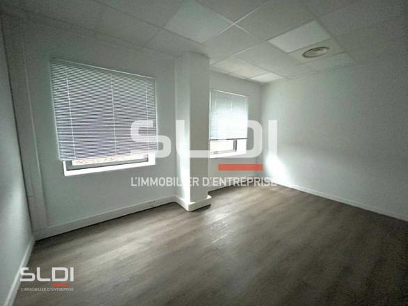 Bureaux A LOUER - BLYES - 188 m²