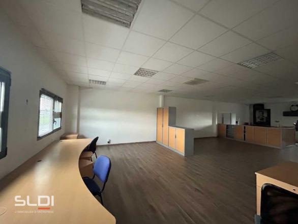 Bureaux A VENDRE OU A LOUER - VILLEFRANCHE SUR SAONE - 182 m²