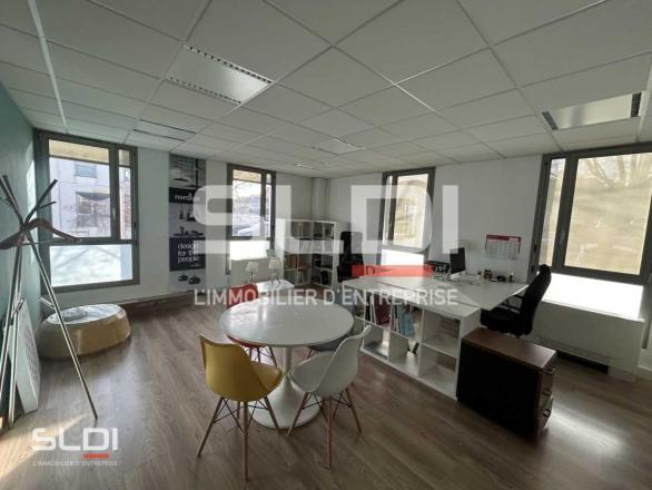 Bureaux A LOUER - LIMAS - 537 m²