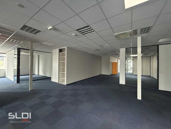 Commerces A LOUER - VILLEFRANCHE SUR SAONE - 355 m²