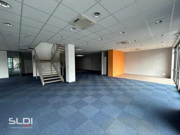 Commerces A LOUER - VILLEFRANCHE SUR SAONE - 355 m²