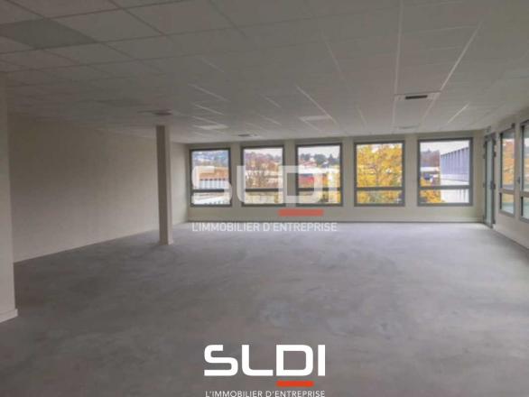 Bureaux A VENDRE OU A LOUER - DARDILLY - 204 m²