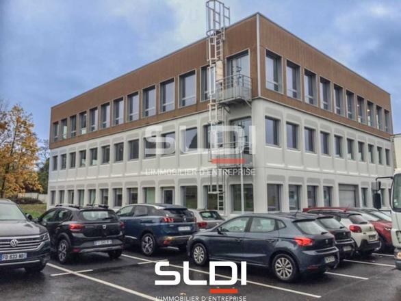 Bureaux A VENDRE OU A LOUER - DARDILLY - 204 m²