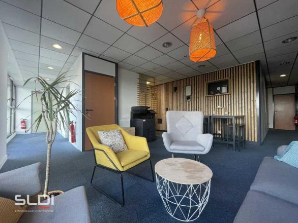 Bureaux A LOUER - LIMAS - 200 m²