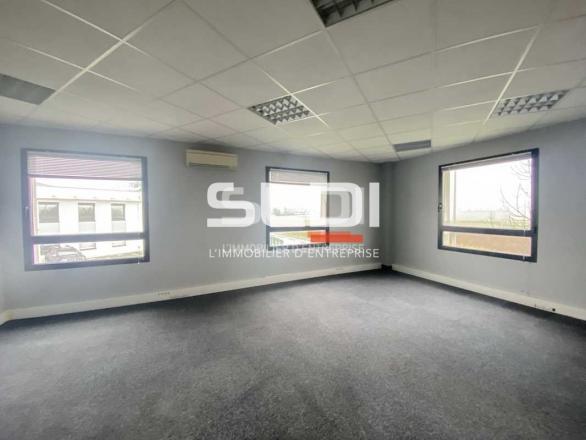 Bureaux A LOUER - RILLIEUX LA PAPE - 111 m²