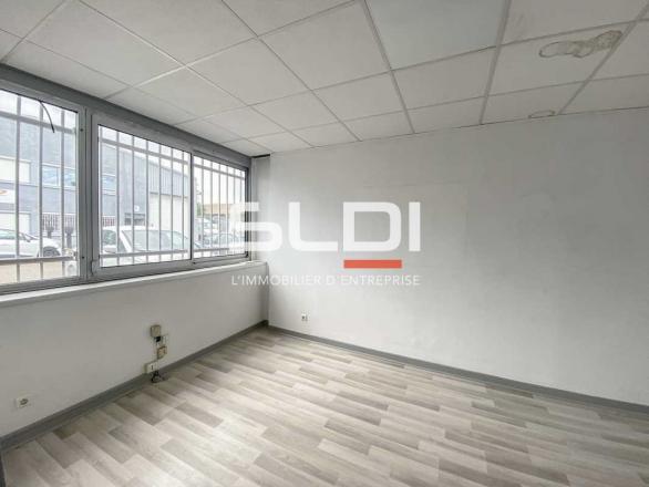 Activités A LOUER - CHASSIEU - 170 m²