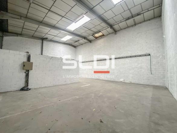 Activités A LOUER - CHASSIEU - 170 m²
