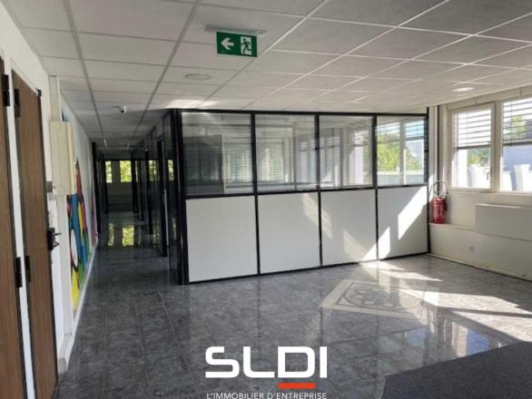 Bureaux A LOUER - VILLEURBANNE - 338 m²