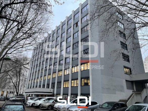 Bureaux A LOUER - VILLEURBANNE - 338 m²