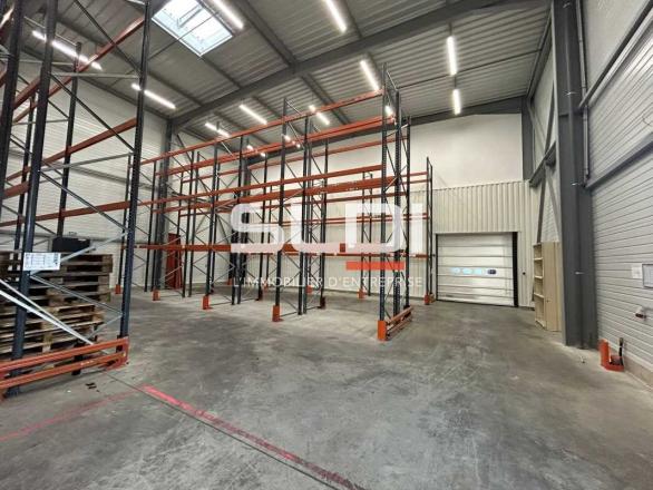 Activités A LOUER - NEUVILLE SUR SAONE - 1 823 m²