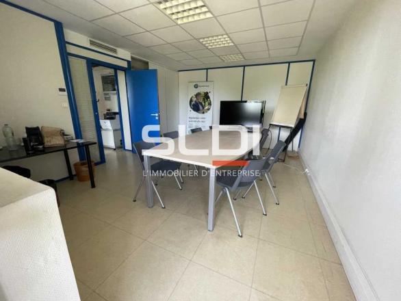 Bureaux A LOUER - LIMAS - 163 m²
