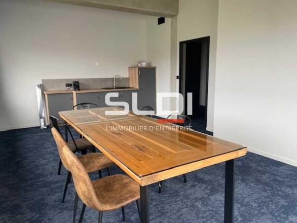 Bureaux A LOUER - RILLIEUX LA PAPE - 366 m²