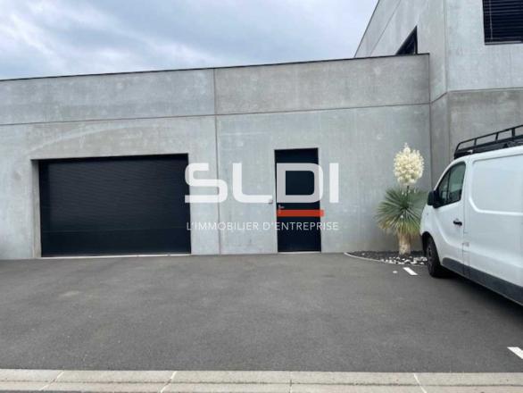 Activités A LOUER - RILLIEUX LA PAPE - 382 m²