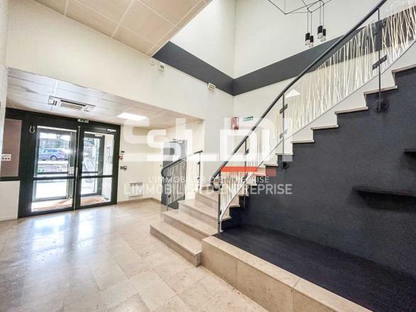 Bureaux A LOUER - LIMONEST - 75 m²