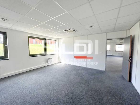 Bureaux A LOUER - LIMONEST - 75 m²