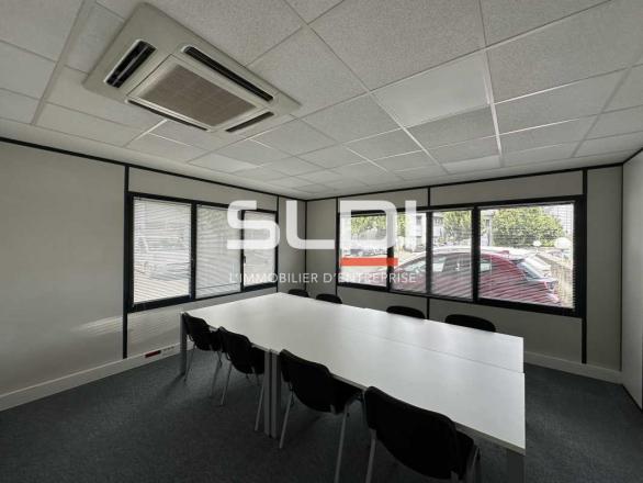 Bureaux A LOUER - LIMAS - 171 m²