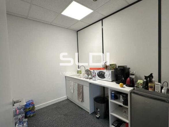 Bureaux A LOUER - LIMAS - 171 m²